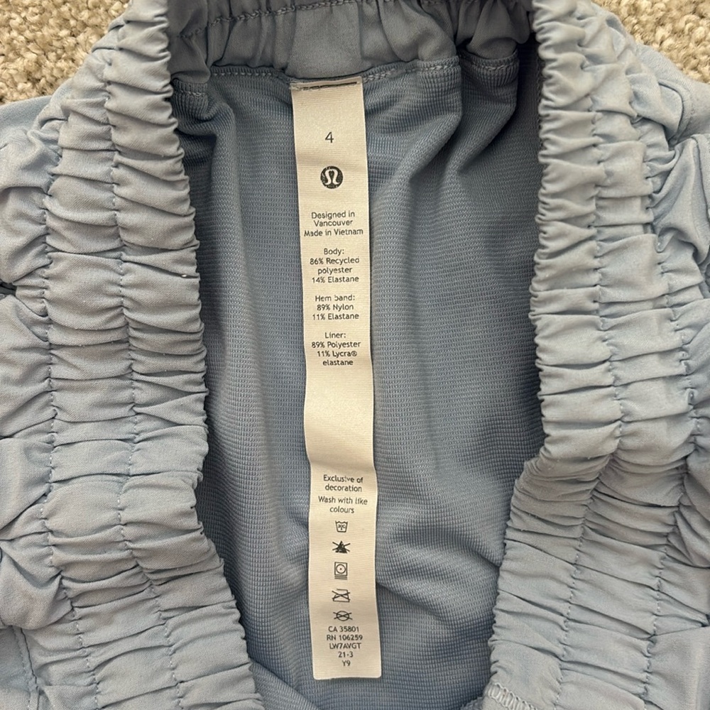 Lululemon Hotty Hot Shorts 4” “Blue Linen” Size 4 - Picture 3 of 6